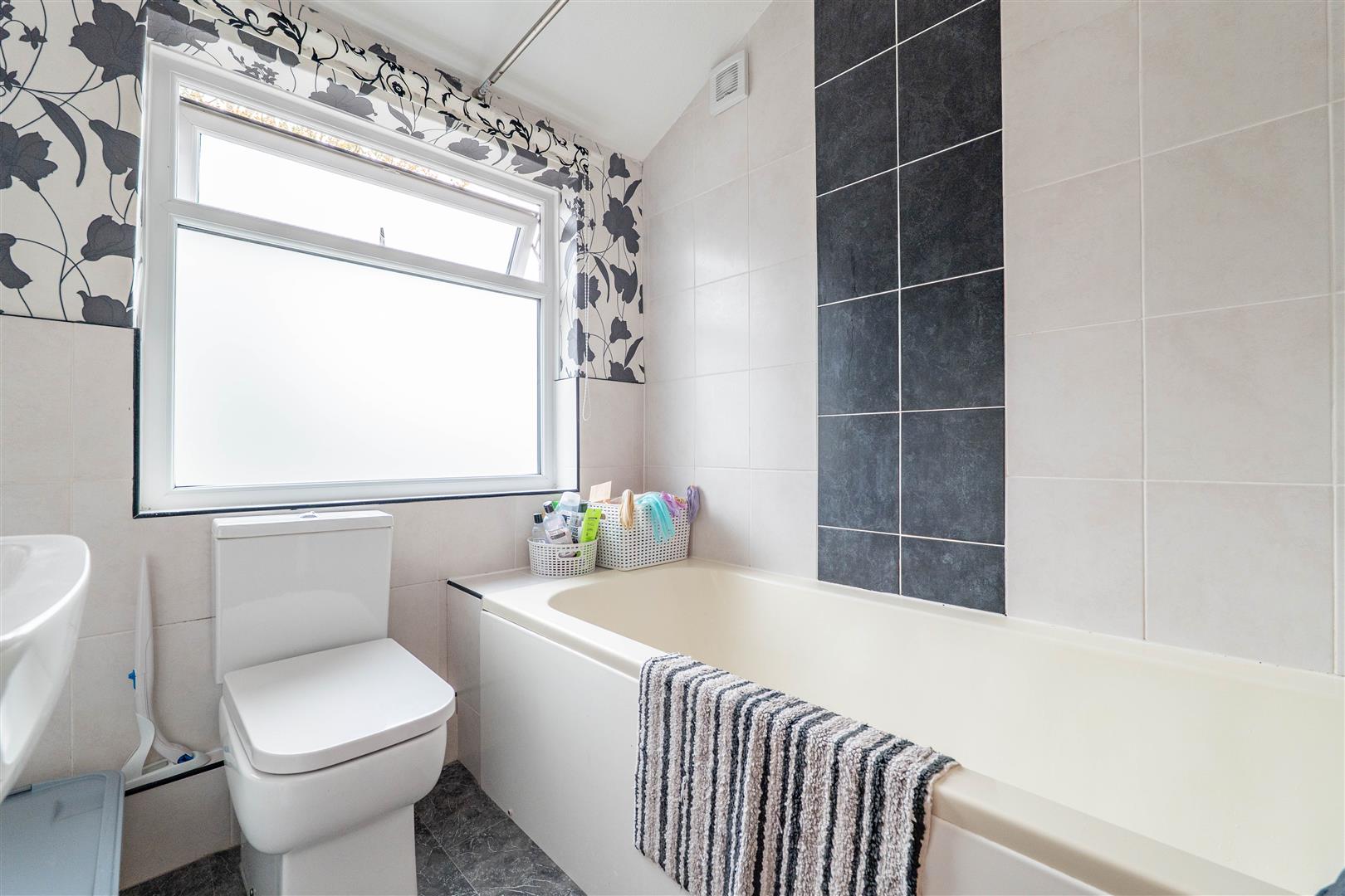2 bed property in Russell Square West, Chorley